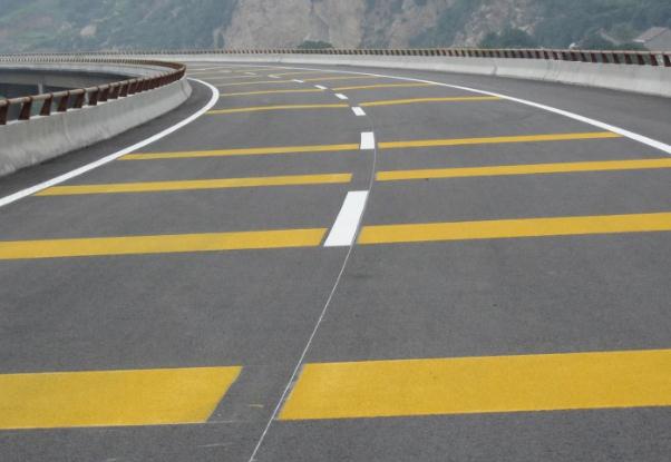 冬天道路標(biāo)線進(jìn)行施工，應(yīng)該注意這些事項！